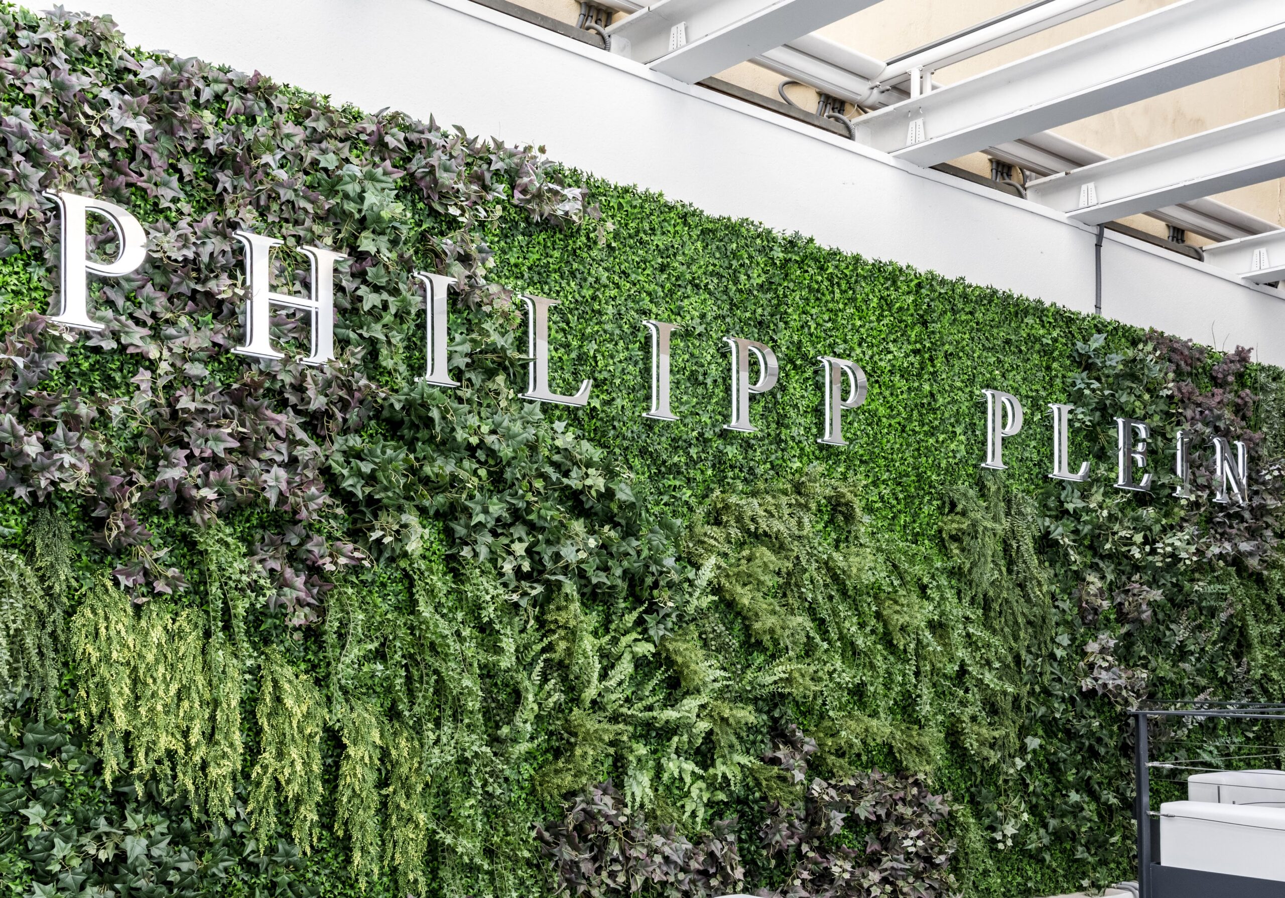 Logo vegetal personalizado para espacios contract y retail premium